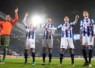 Đoàn Văn Hậu đang nhận mức lương quá cao tại Heerenveen