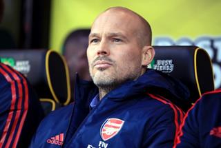 Ljungberg ra mắt thất vọng, lãnh đạo Arsenal vẫn tự tin top 4