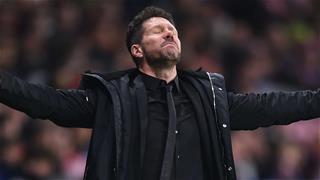 Thua đại chiến, Simeone khẳng định hết quan tâm đến Real và Barca
