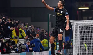 Sao Man City gửi lời cảnh báo Liverpool sau trận thắng Burnley