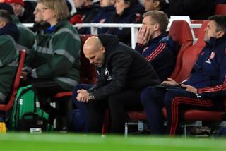 Arsenal gây thất vọng, Ljungberg vẫn được bảo vệ