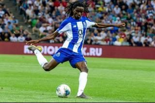 Real Madrid chi 40 triệu euro mua tiền vệ 19 tuổi