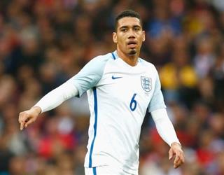 Chơi bùng nổ, Smalling sắp được thưởng lớn
