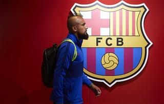 Bị Barca đem ra “tế thần”, Vidal có suy nghĩ gì?