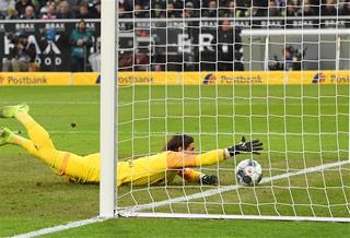 Gladbach 2-1 Bayern Munich: Ma ám Hùm xám