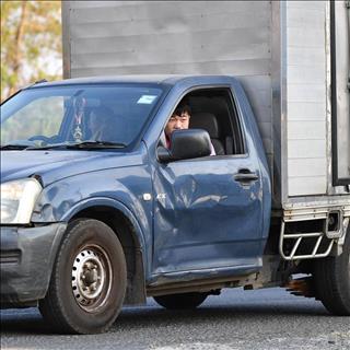 Lương Xuân Trường đi xe tải tới tham gia buổi tập của Buriram United