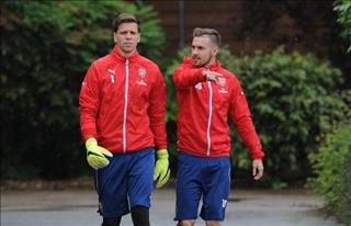 Szczesny phản ứng thế nào sau khi đoàn tụ cùng Ramsey ở Juventus?