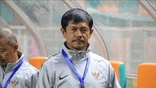 HLV U23 Indonesia nắn gân các học trò trước khi sang Việt Nam