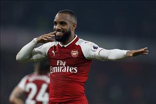 ‘Tới Barca, Lacazette sẽ còn hay hơn cả Suarez’