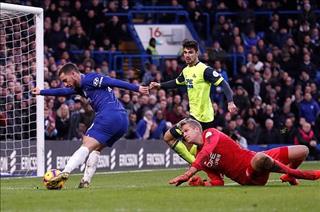 Chelsea đại thắng Huddersfield: Những tội đồ đánh bạt chỉ trích