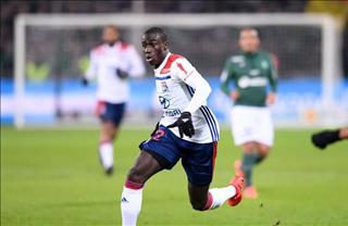 Barca nhắm Mendy củng cố hành lang trái