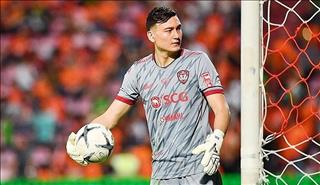 Văn Lâm nén đau để giúp Muangthong có chiến thắng đầu tiên