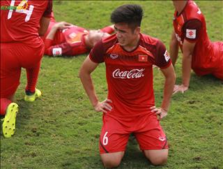 Tiền vệ Bùi Tiến Dụng bị người yêu bỏ theo dõi vì... không cho vay tiền