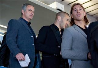 Đây! Danh sách 2 cầu thủ ngăn cản Mourinho trở lại Real Madrid