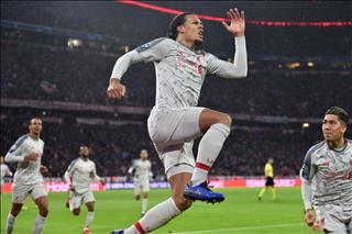 Klopp không ngạc nhiên về sự tỏa sáng của Van Dijk tại Liverpool