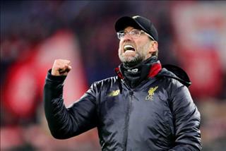 Klopp gạt bỏ tin đồn về áp lực sau khi Liverpool bị soán ngôi đầu