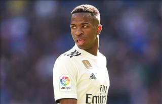‘Thần đồng’ Vinicius tiết lộ lý do phũ phàng từ chối Barca