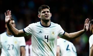 Arsenal nhắm trung vệ tuyển Argentina