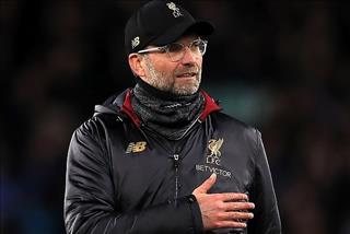 Để Everton ngáng đường, HLV Klopp đổ tại... thần gió