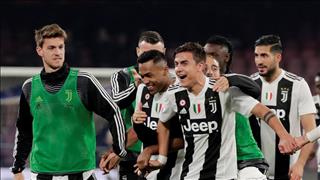 Napoli 1-2 Juventus: Lão bà chạm tay vào Scudetto