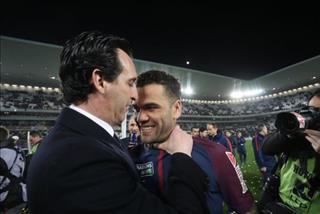 Dani Alves dùng Tuchel để chỉ trích Unai Emery