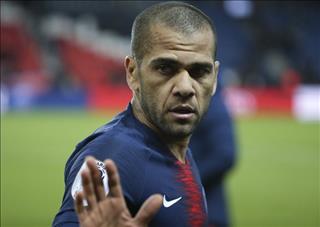 Đòi hỏi không xong, Dani Alves dứt tình với PSG
