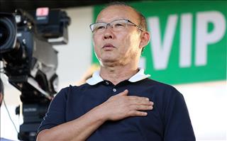 Hé lộ thời điểm VFF ký hợp đồng mới với HLV Park Hang Seo