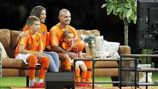 Tiền vệ Sneijder đắm đò lần thứ 2