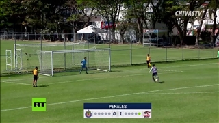 VIDEO: Quả phạt 11m may mắn hiếm có khó tìm