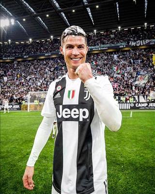 Cristiano Ronaldo lên tiếng về tin đồn chia tay Juventus