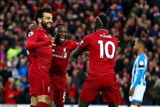 Hàng loạt cột mốc mới được Liverpool thiết lập sau màn hủy diệt Huddersfield