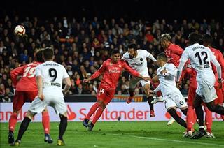 Real Madrid thua Valencia: Hãy tin rằng Zidane được nhiều hơn là mất!