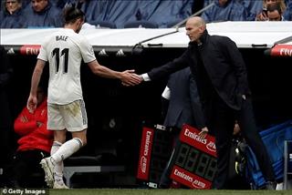 Zidane thông báo tin buồn cho Bale sau trận thắng Eibar