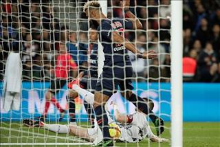 VIDEO: Ngỡ ngàng với pha bỏ lỡ kinh điển nhất mọi thời đại của sao PSG