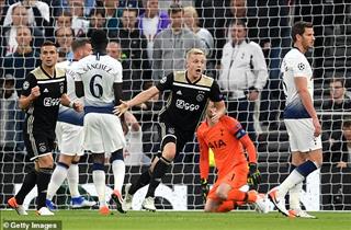 Người hùng Ajax hứa sẽ kết liễu Tottenham khi trở về nhà