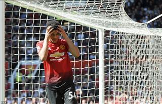 Solskjaer lấy tài năng tuổi teen dằn mặt các ngôi sao MU