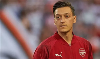 CĐV Arsenal than trời vì tuyên bố mới nhất của Ozil
