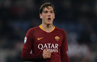 Sao trẻ AS Roma phớt lờ cả Tottenham và Bayern