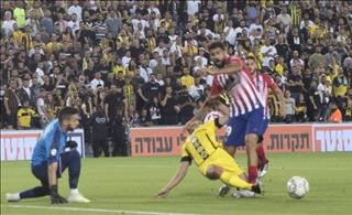 Đá giao hữu, “Quái thú” của Atletico lăn ra chấn thương