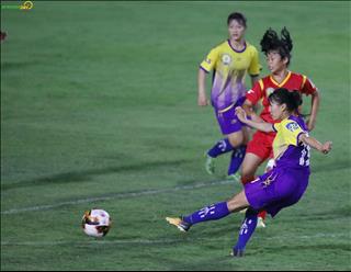 ẢNH: Ghi hai siêu phẩm, trẻ TP Hồ Chí Minh vẫn thua đậm Sơn La