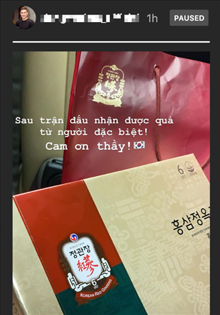 Thủ môn Văn Lâm nhận món quà đặc biệt tới từ thầy Park