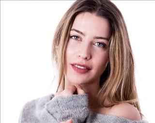 Cầu thủ tuổi teen bị cấm thi đấu vì ... tụt quần trước nữ trọng tài