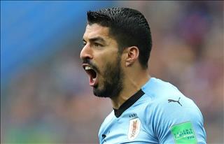 Bất chấp chấn thương, Suarez vẫn bị Uruguay ép lên tuyển