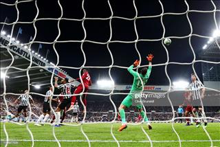 Kết quả bóng đá đêm qua 5/5: Liverpool thắng nhọc, Barca B thua