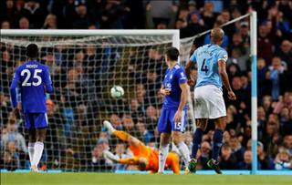 Bí quyết nào giúp đội trưởng Man City lập nên siêu phẩm trước Leicester?
