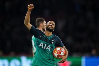 VIDEO: Lucas Moura đã mít ướt ra sao khi xem lại khoảnh khắc ghi bàn quyết định cho Spurs