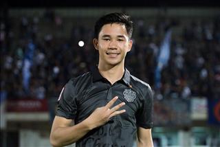 “Thần tài” Supachok của Việt Nam lập cú đúp vào lưới Indonesia