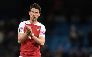 Coi thường đội bóng, trung vệ Koscielny chuẩn bị ra đường