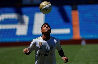 Thần đồng Brazil chỉ mất 20 phút để hoàn tất hợp đồng với Real Madrid