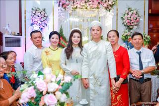 Mẹ Khánh Linh nhắn nhủ con gái về làm dâu nhà trung vệ Bùi Tiến Dũng